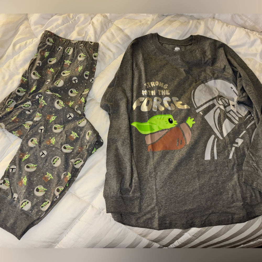 Men’s XL Star Wars Baby Yoda Pajama Set